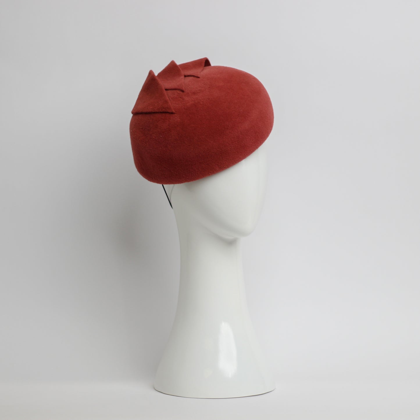 April Beret in Ocre Felt with leaf shape trim