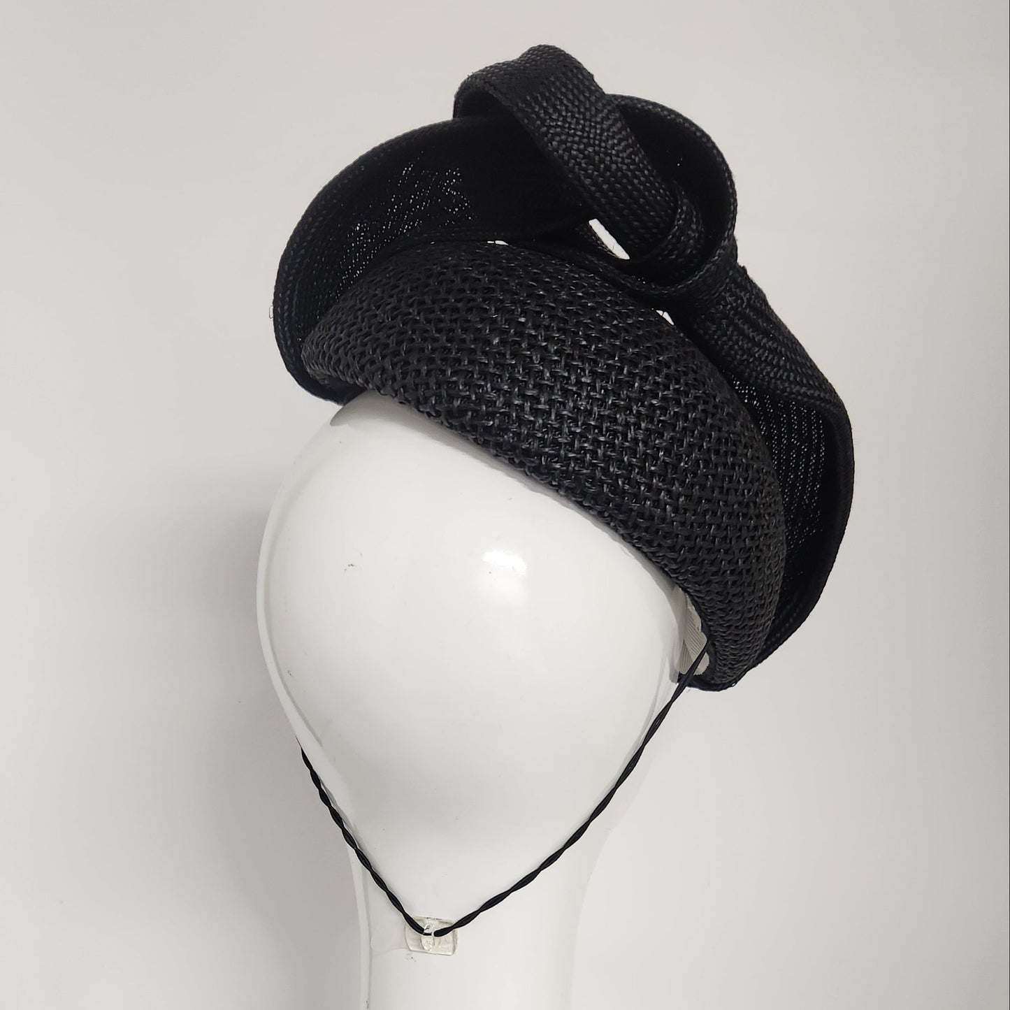 Celeste Beret with Knotted Trim in Textured Black Straw