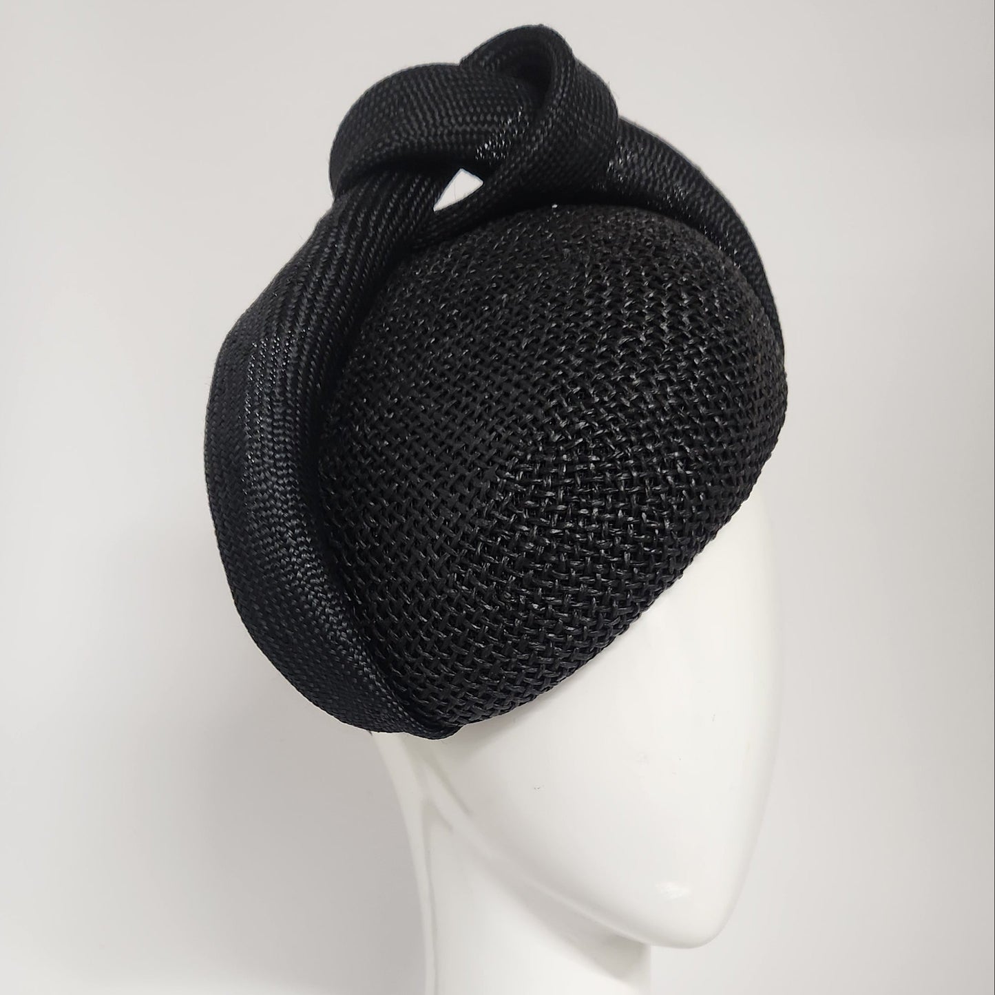 Celeste Beret with Knotted Trim in Textured Black Straw