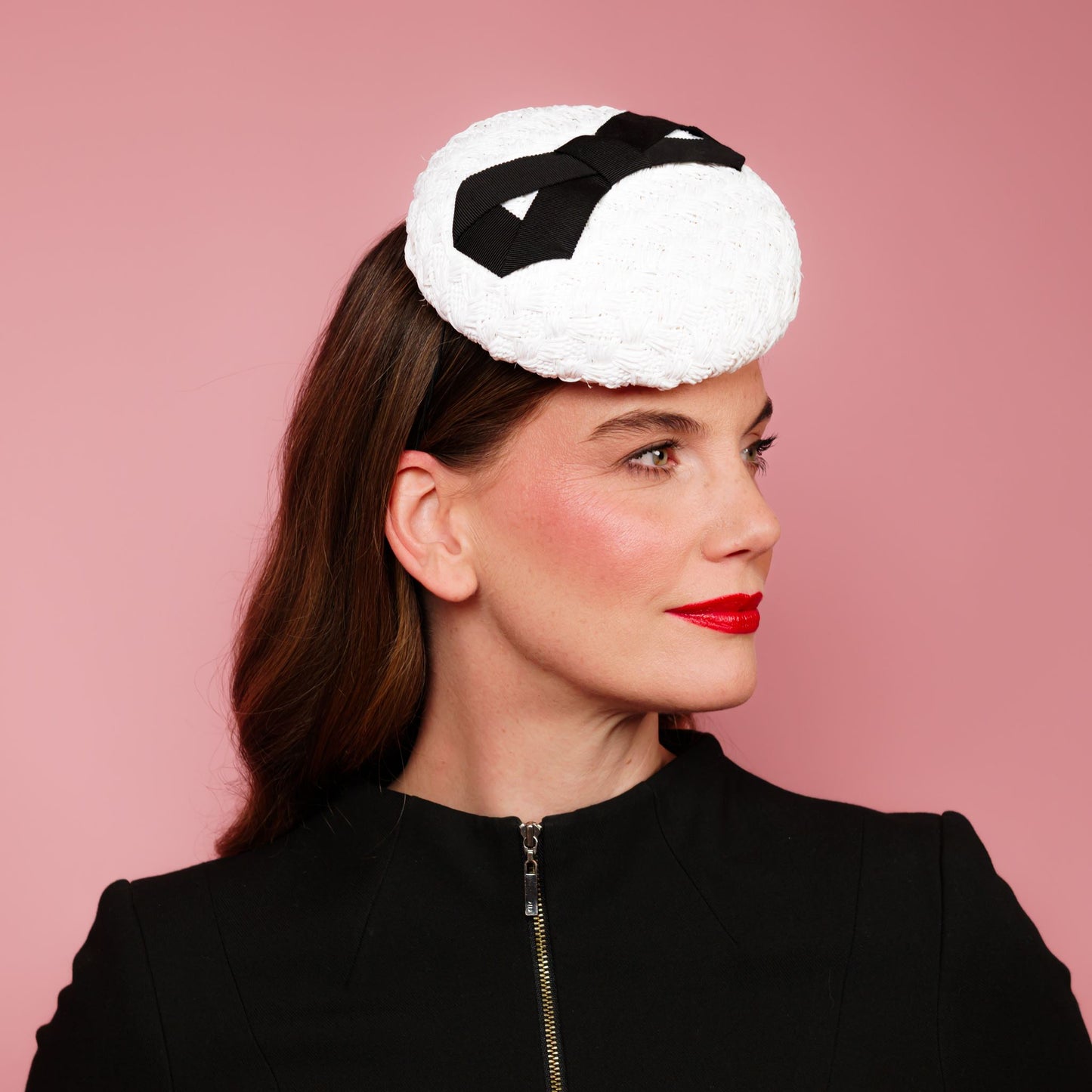 Eva Beret in white straw cloth with black infinity bow