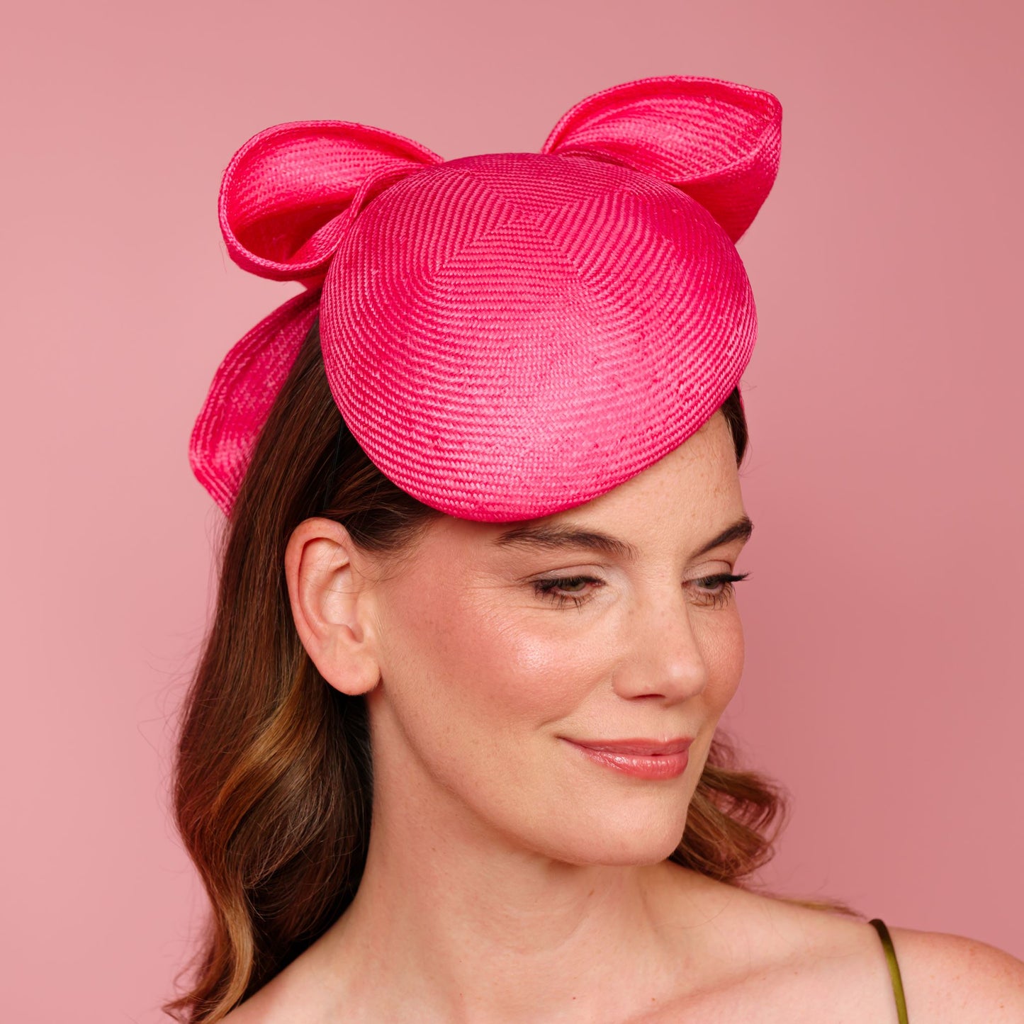Gale beret with sculpted bow trim in pink