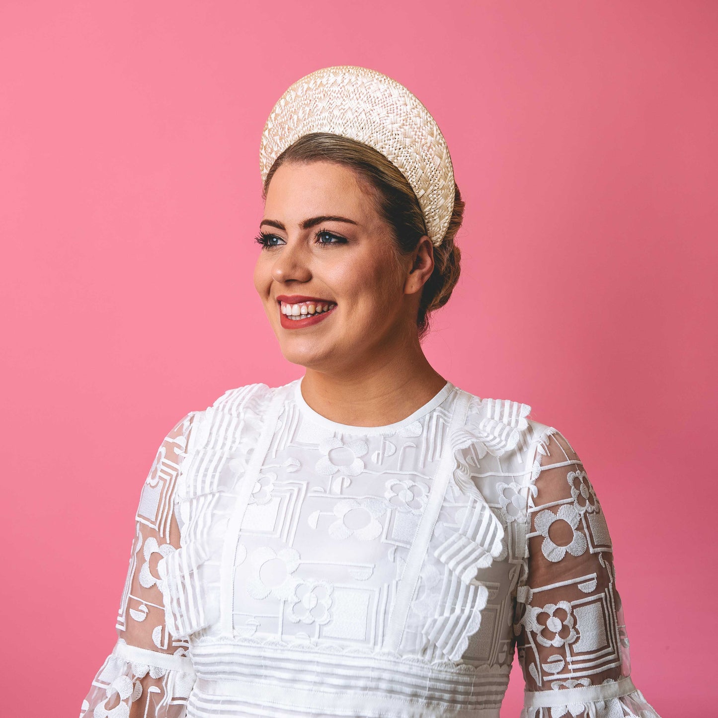 Anna Halo in textured cream straw