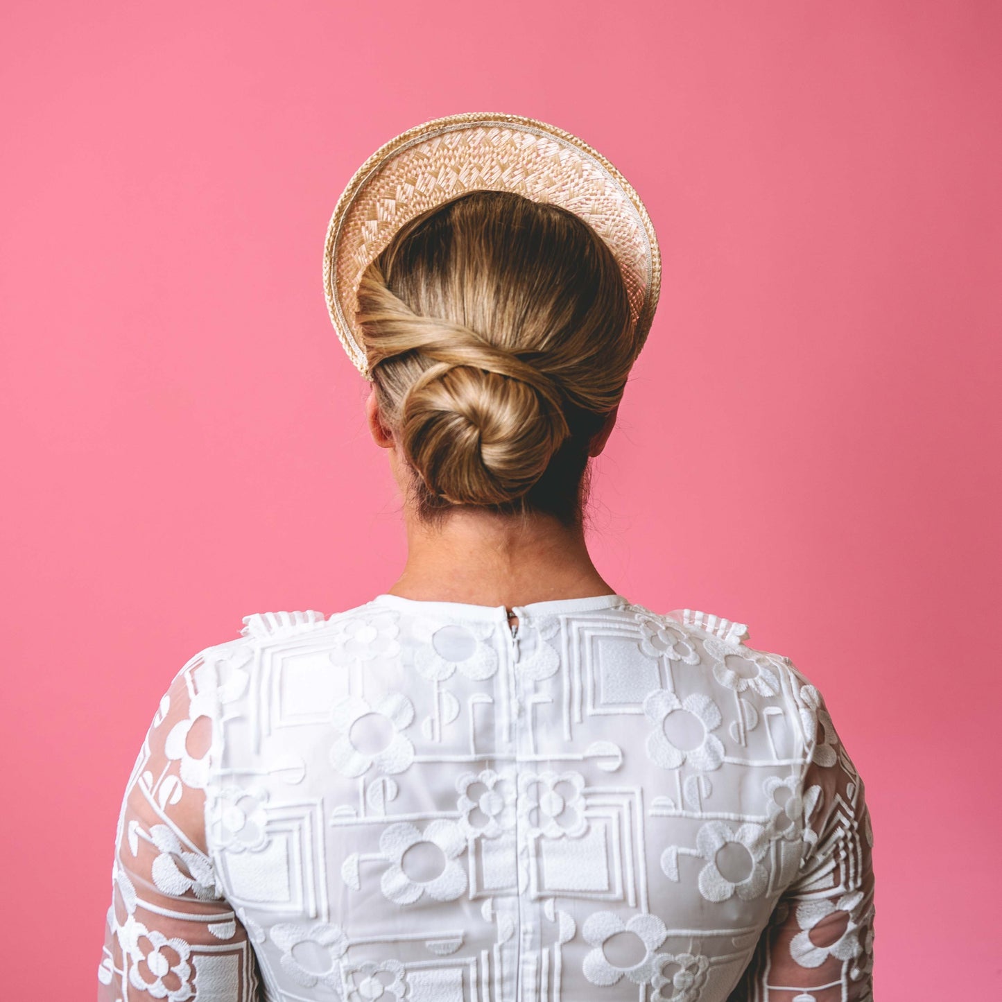 Anna Halo in textured cream straw