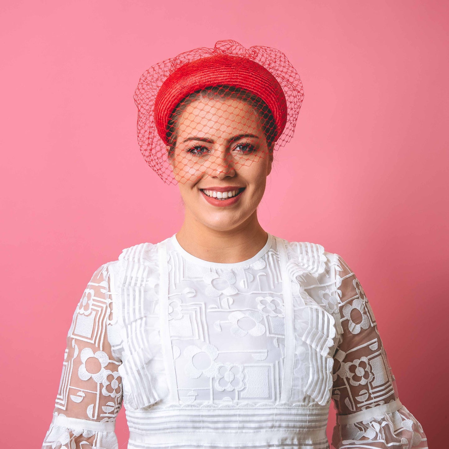 Mary headband in straw with veiling