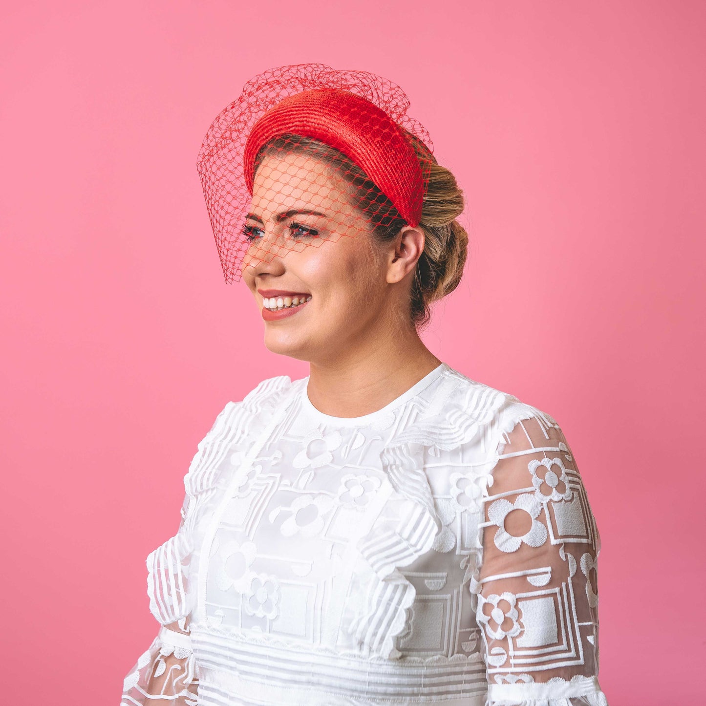 Mary headband in straw with veiling
