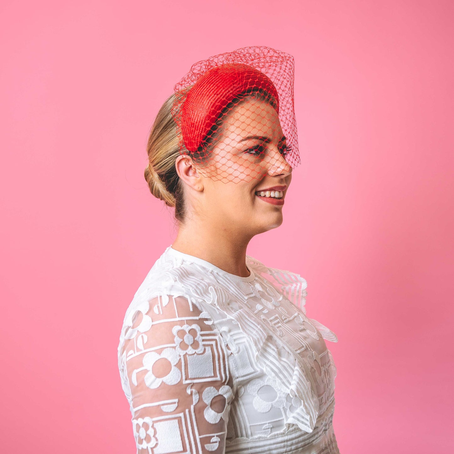 Mary headband in straw with veiling