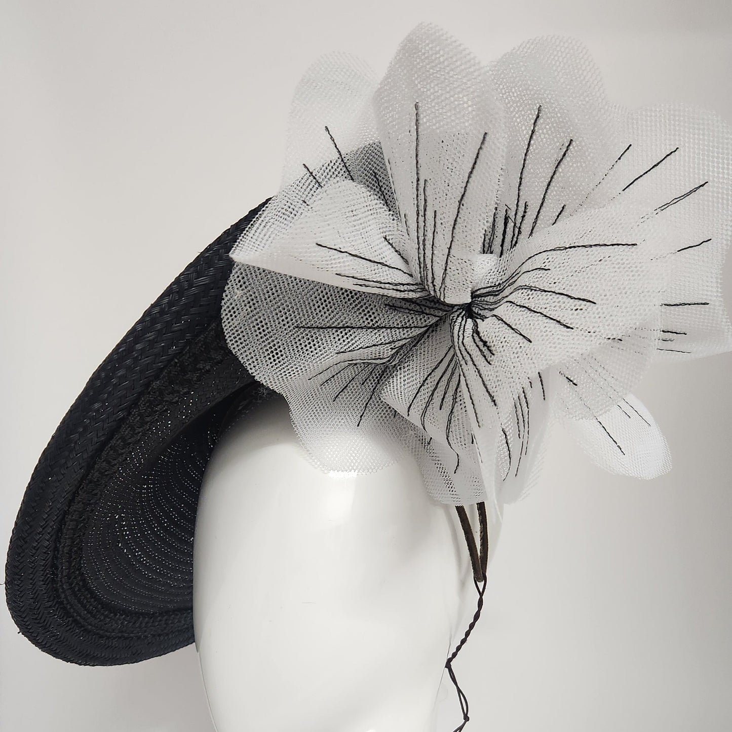 Monique Saucer in Textured Straw Poppy Flower Trim in Black and White Spring Racewear Headpiece