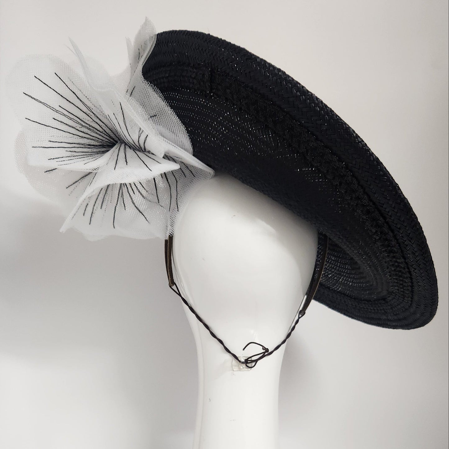 Monique Saucer in Textured Straw Poppy Flower Trim in Black and White Spring Racewear Headpiece