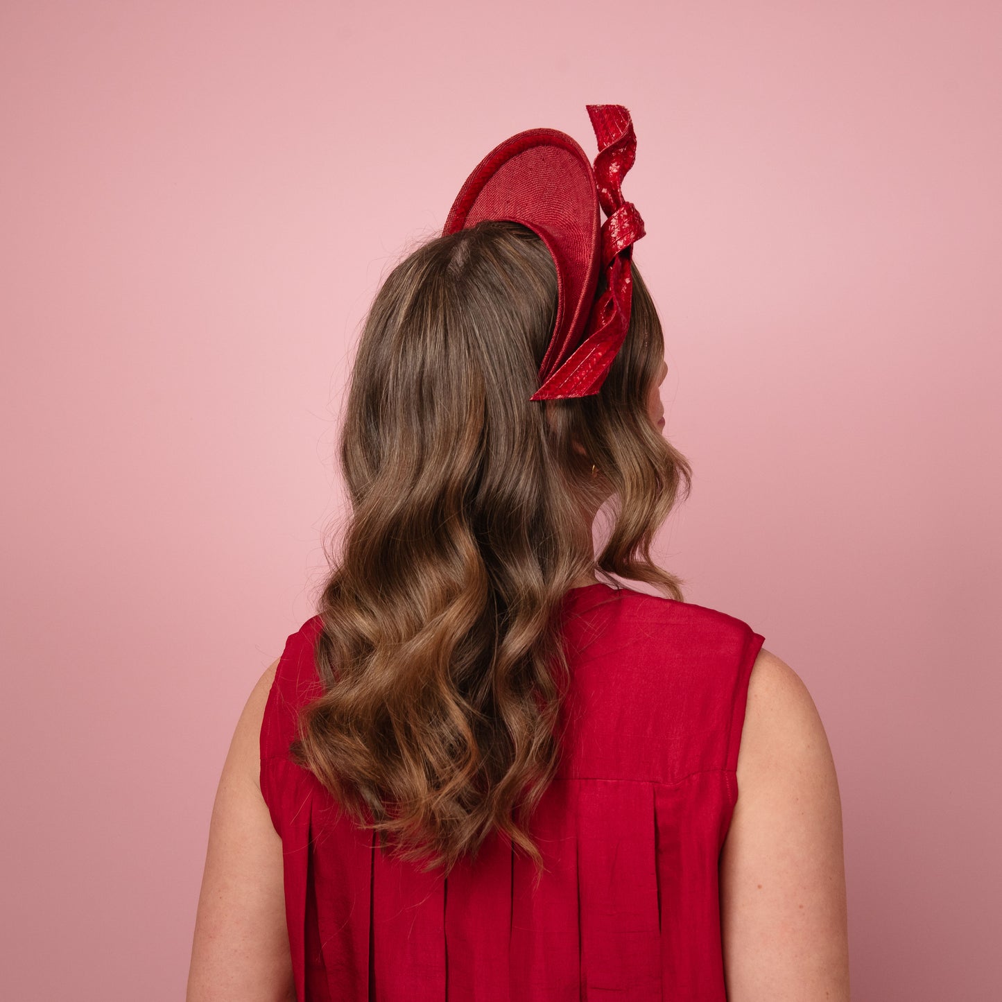 Amelia straw halo with patent knotted trim in red Spring Racewear Headpiece