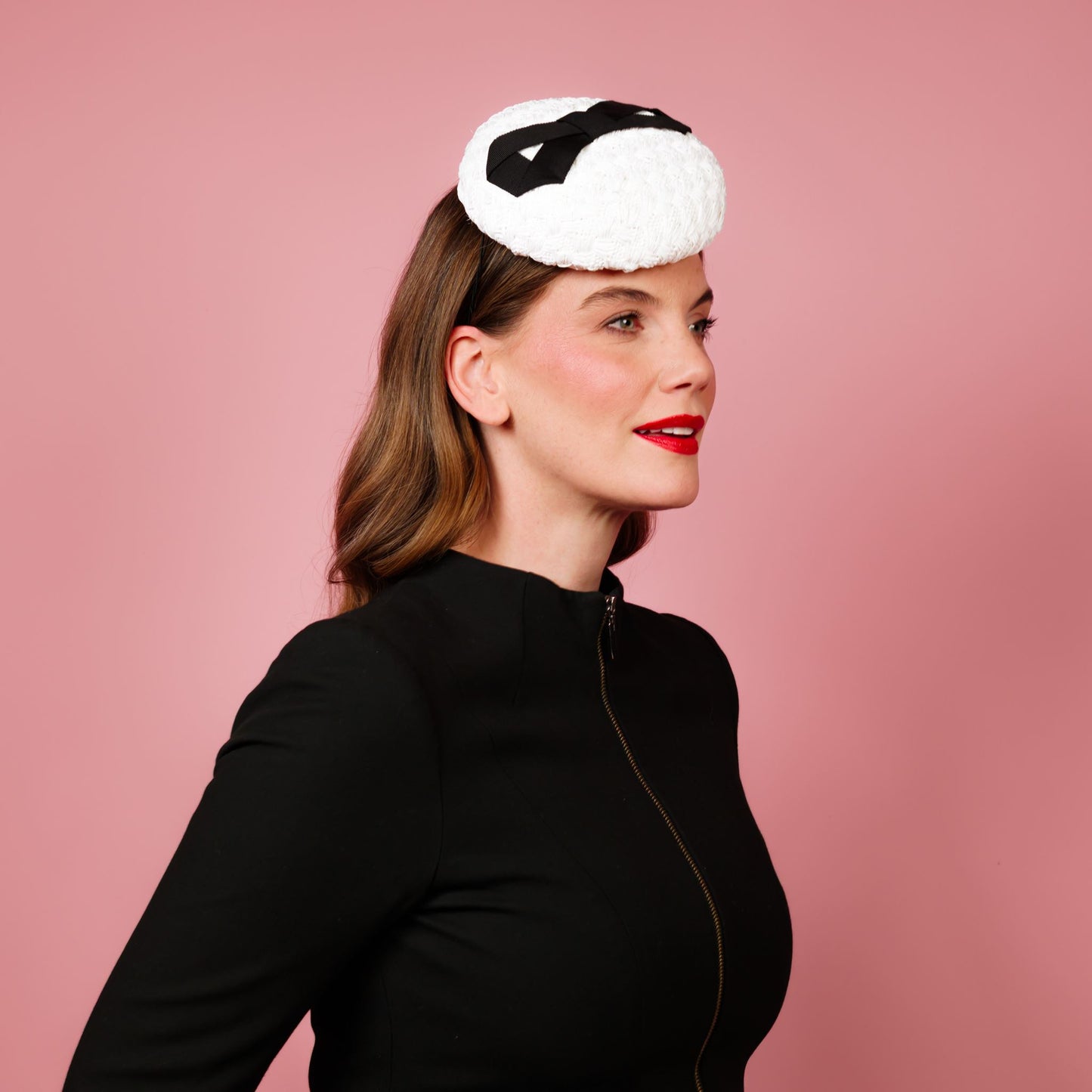 Eva Beret in white straw cloth with black infinity bow