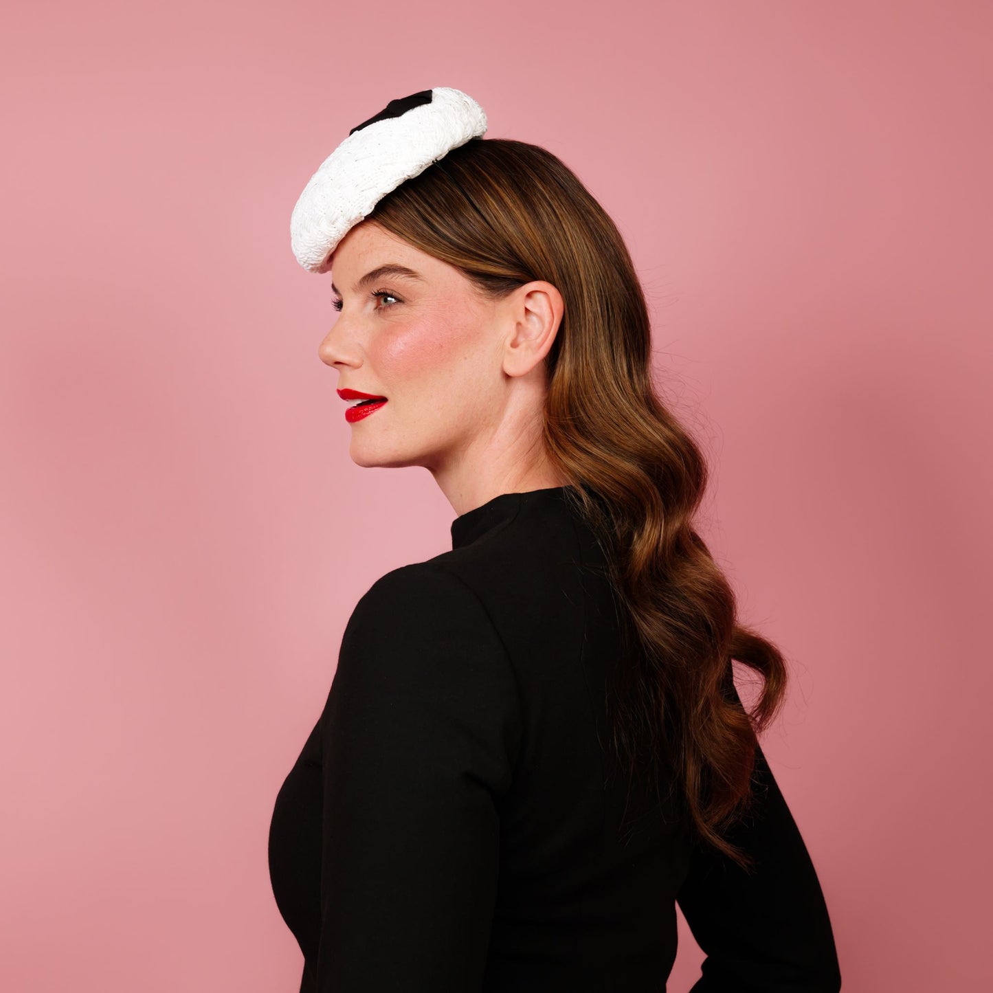 Eva Beret in white straw cloth with black infinity bow