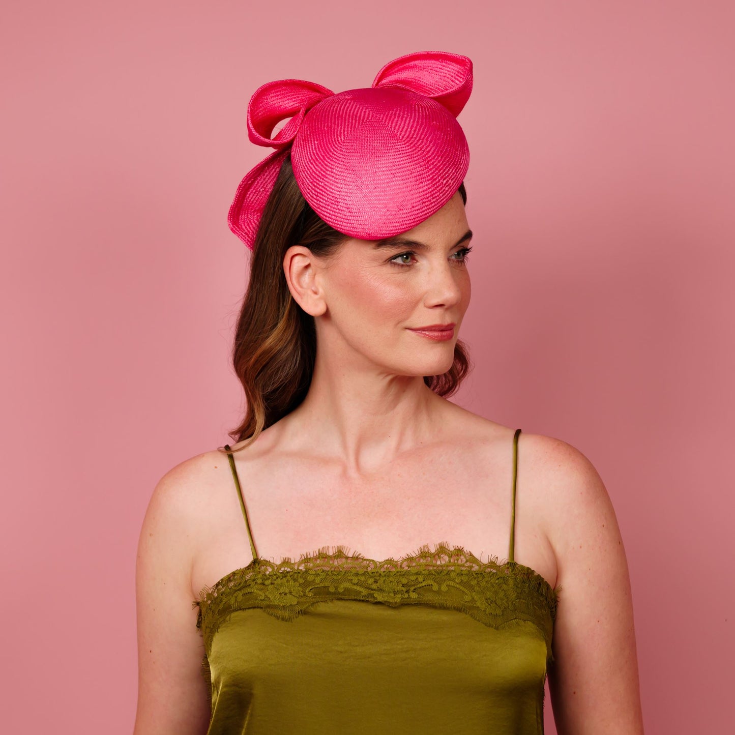 Gale beret with sculpted bow trim in pink
