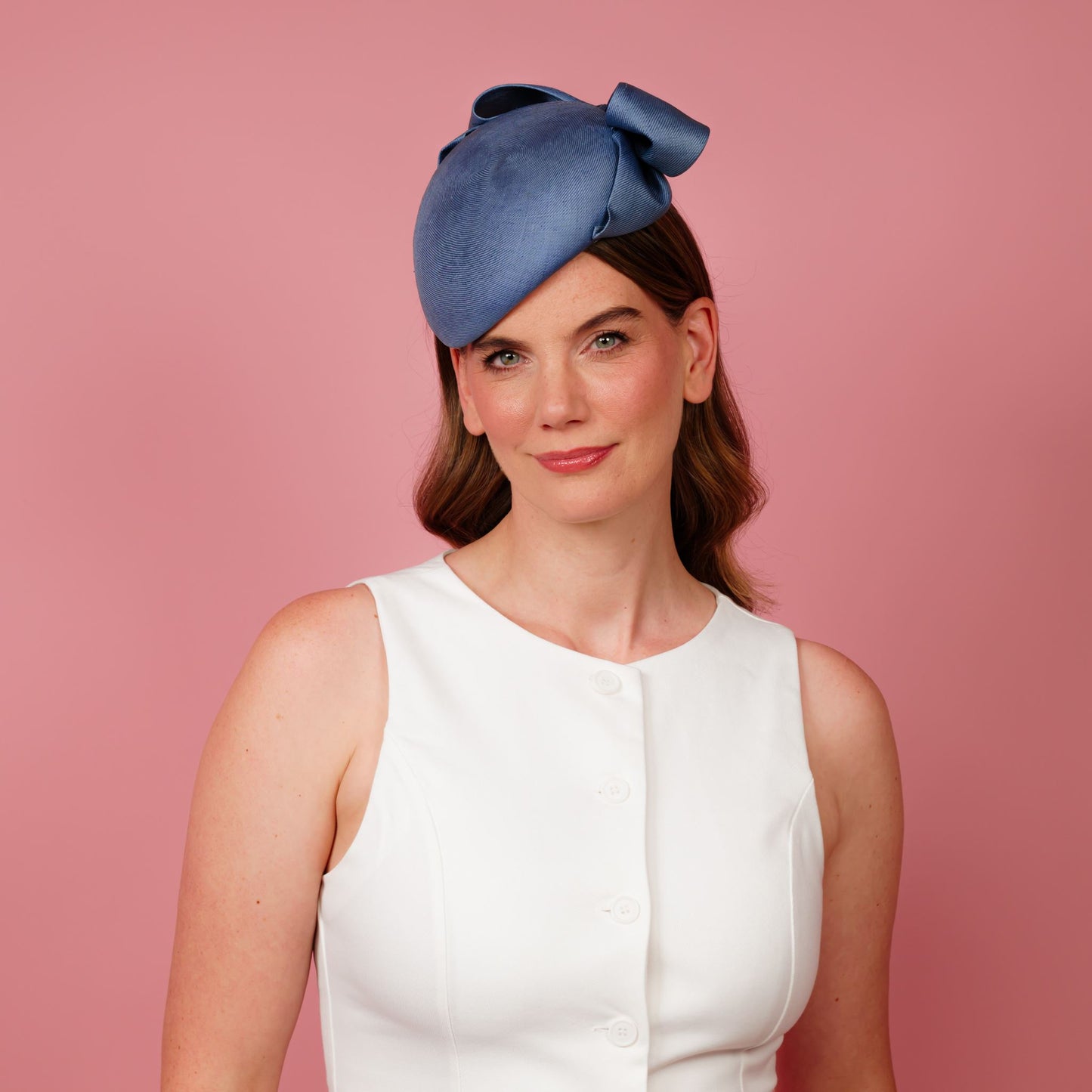 May Beret with bow in denim blue straw